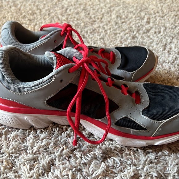Men’s Under Armour BlAck Red Grey Lace Up Training Running Athletic Shoes Size 9 - Picture 3 of 7